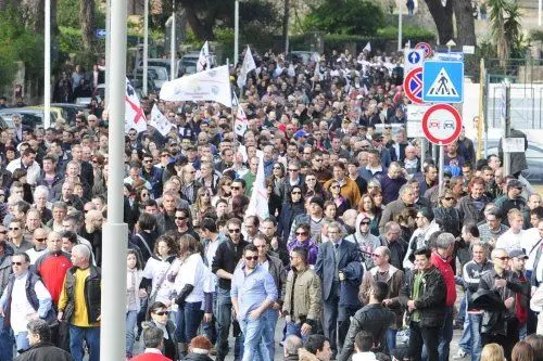 La manifestazione degli artigiani e commercianti del Sulcis Iglesiente a Carbonia