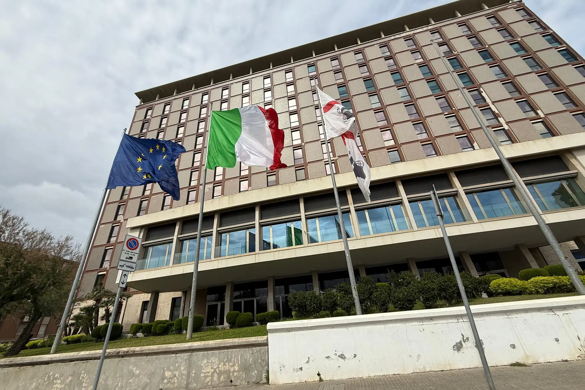 Il palazzo della Regione in viale Trento