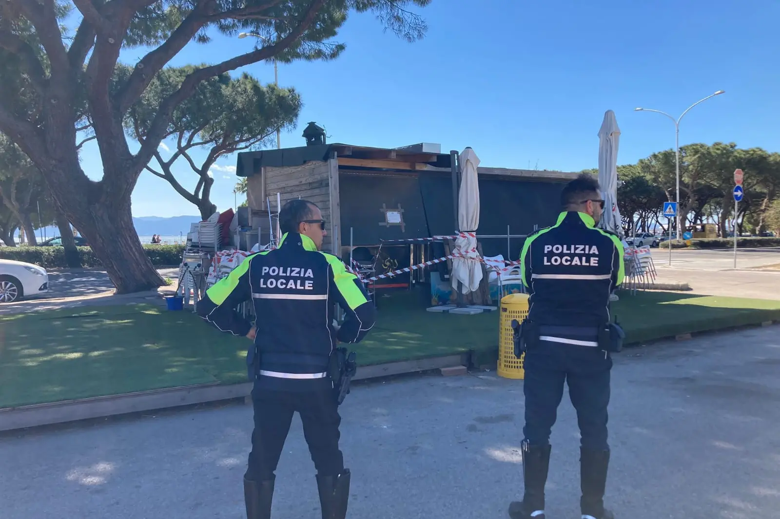 I controlli (foto Polizia locale)