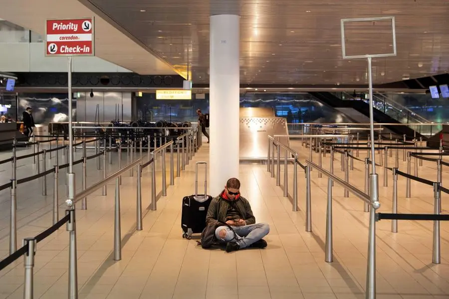 L'aeroporto di Schiphol (Ansa)