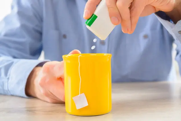 L’Oms avverte: «L’aspartame può essere cancerogeno» (foto Ansa)