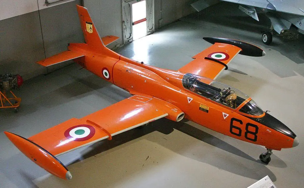 Un Aermacchi MB-326, simile al velivolo che si è schiantato