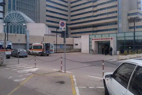 Il Pronto soccorso del Brotzu (Ansa)