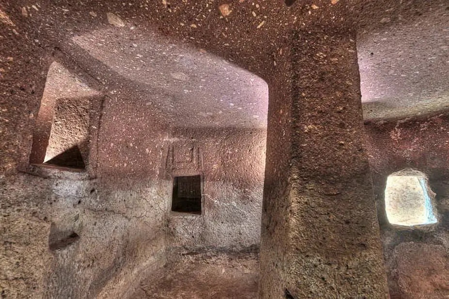 La tomba dei Vasi Tetrapodi