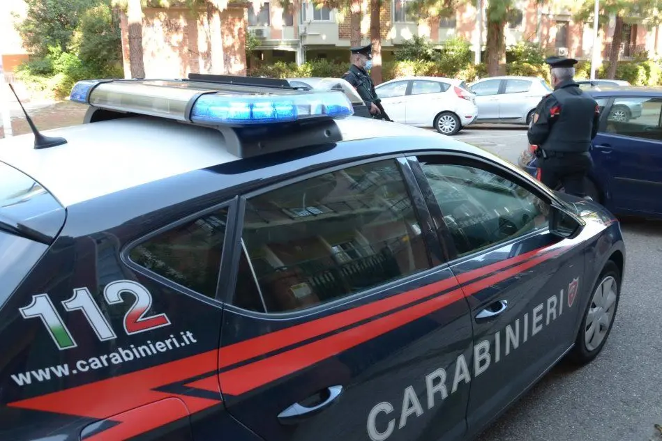(foto carabinieri)