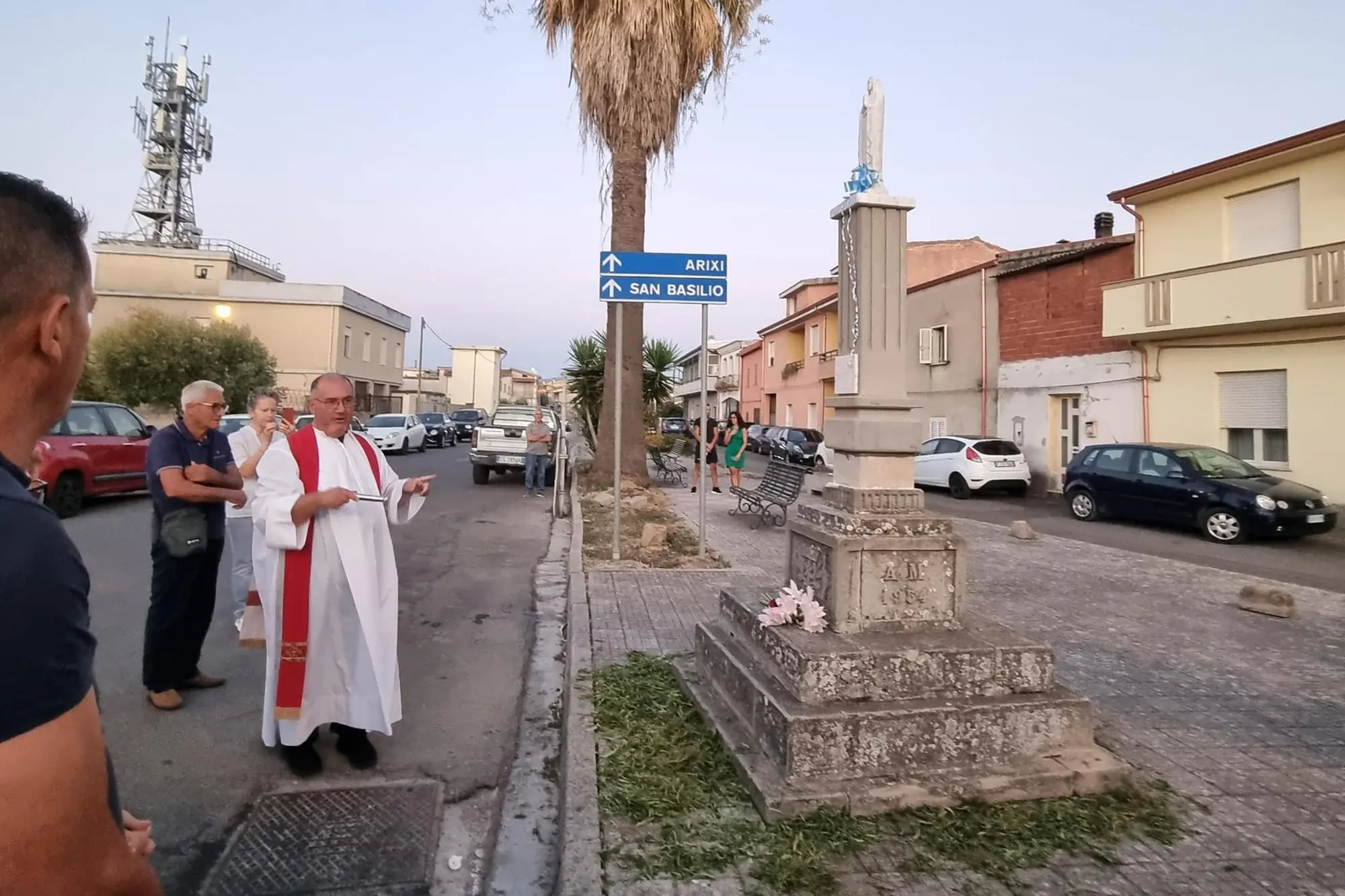 La benedizione della statuetta (foto Sirigu)