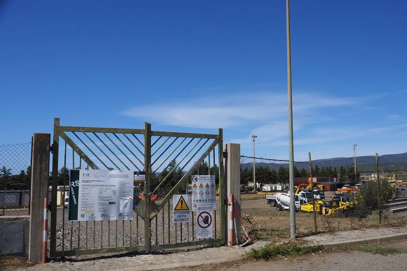 L'ingresso del campo base (Foto Sara Pinna)