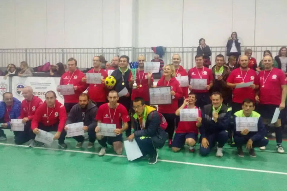 La squadra dei Fenicotteri campione di calcio a 5 (foto Valeria Pinna)
