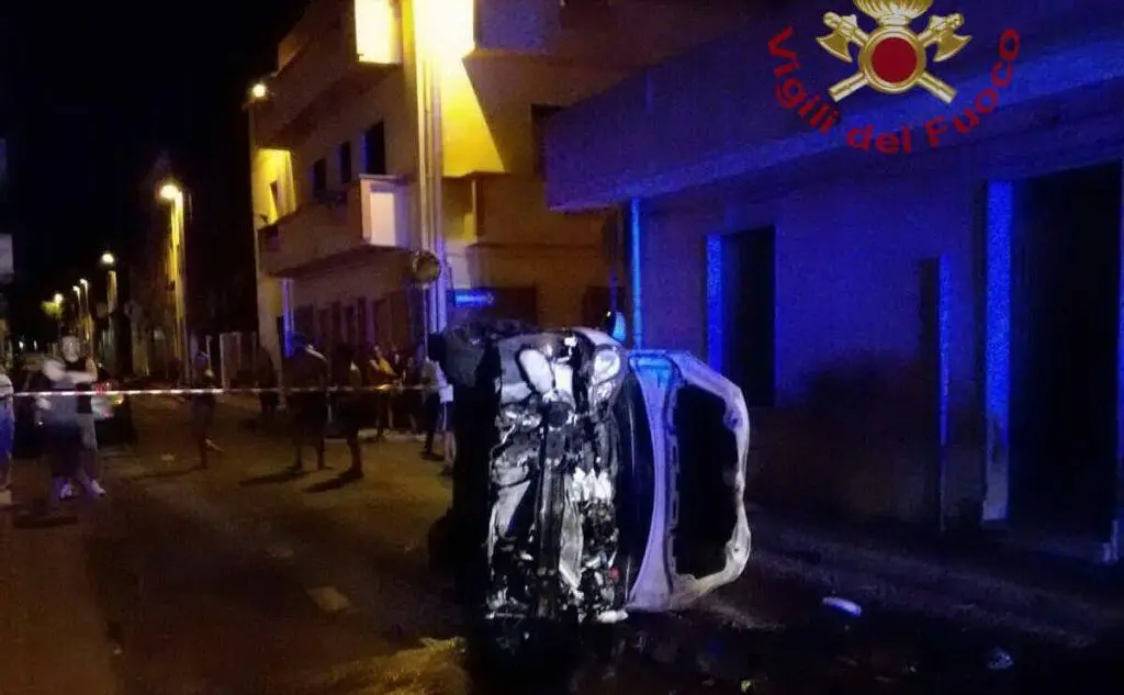 Sul posto i vigili del fuoco
