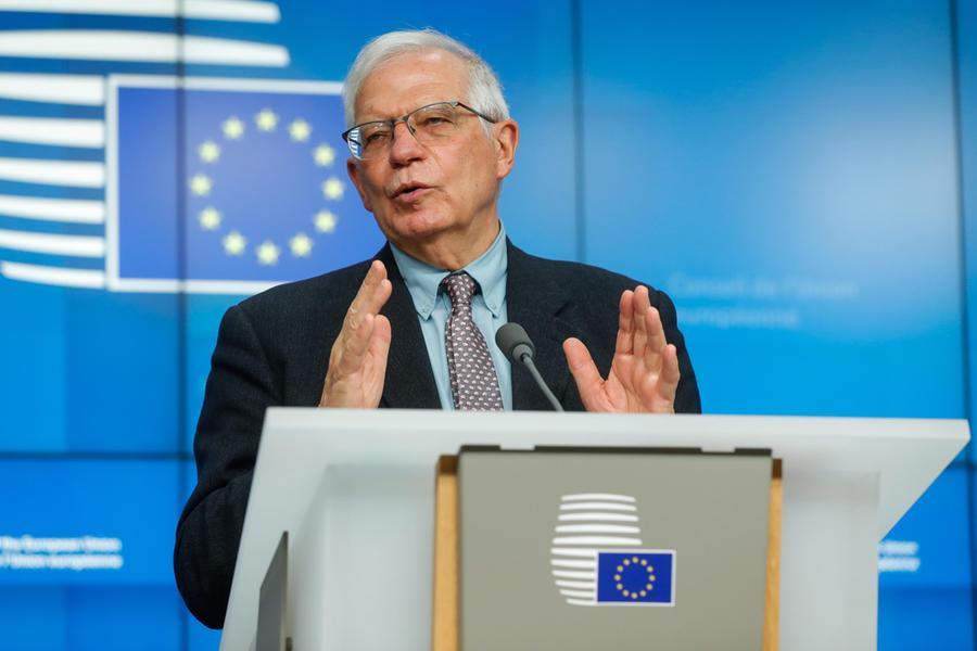 Zelensky chiede l'adesione immediata all’Ue. Ma il processo è lungo e complicato
