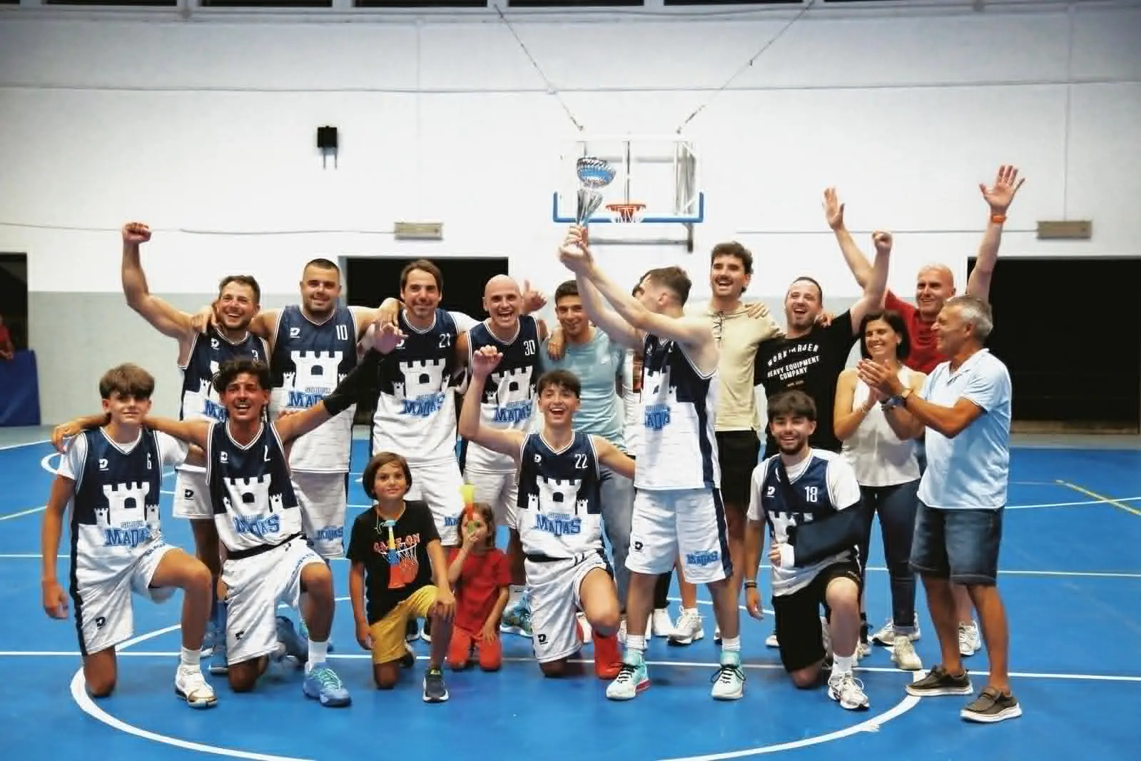 I Madas dopo la vittoria del torneo Bronze (foto concessa)