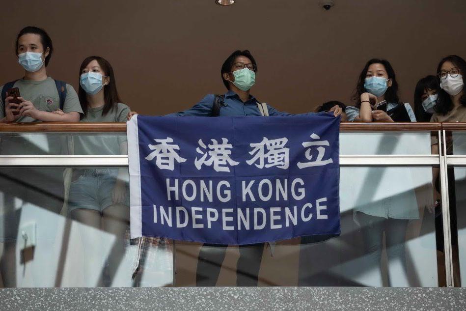Dimostranti pro-democrazia a Hong Kong (Ansa)