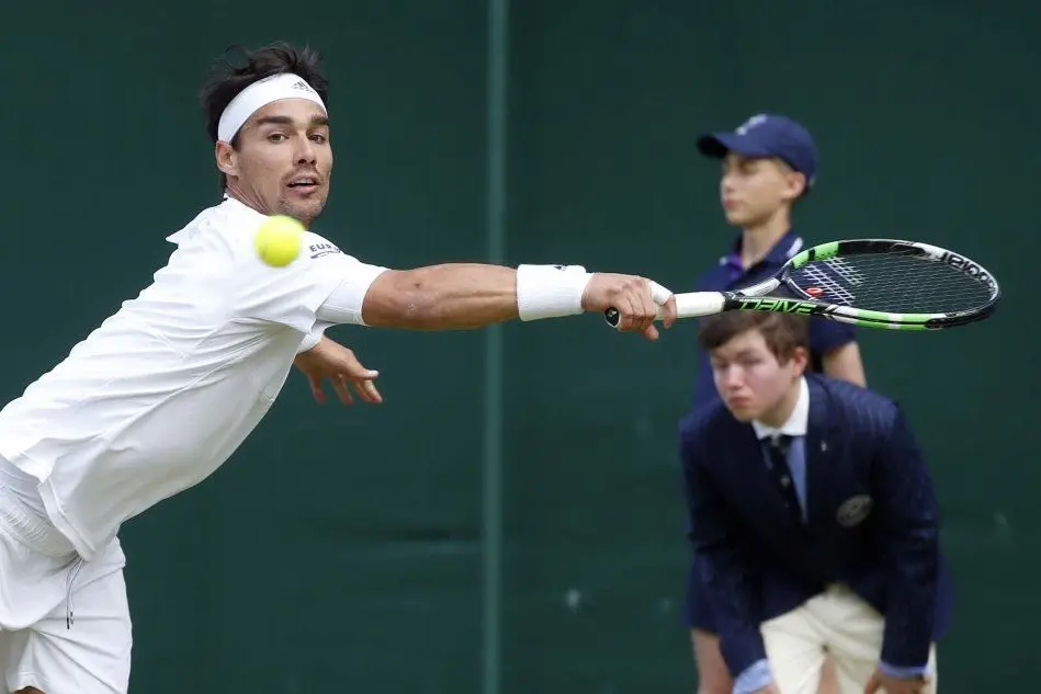 Il tennista azzurro Fabio Fognini impegnato in uno scambio