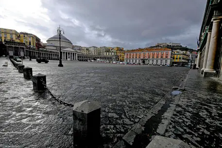 Piazza del Plebiscito a Napoli (Ansa)