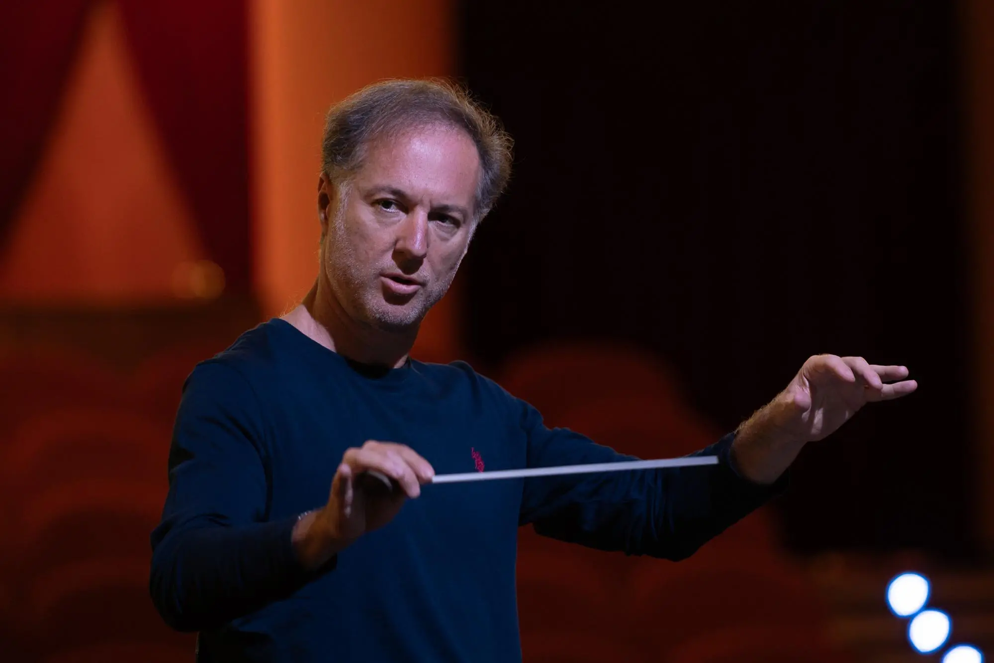 Il direttore d'orchestra Federico Santi (foto di Elisa Casula)