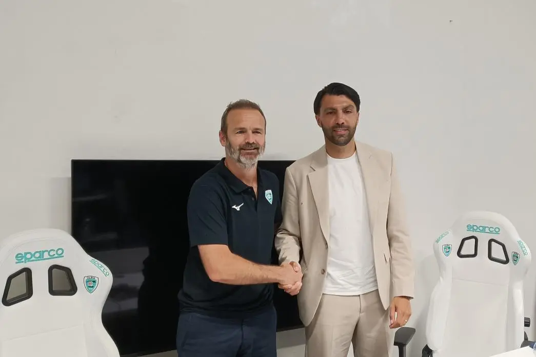 Gatti e Gonzalez durante la presentazione della stagione dell'Olbia (foto Giagnoni)