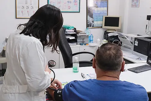Una visita medica, immagine simbolo (Archivio L'Unione Sarda)