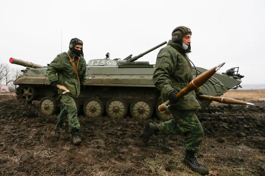 Miliziani filorussi nel Donbass (EPA-DAVE MUSTAINE)