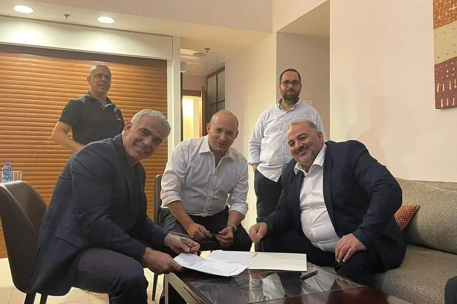 Lo storico accordo per il governo israeliano (foto Twitter)