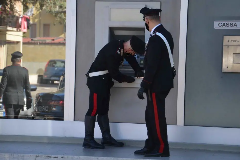 (foto carabinieri)