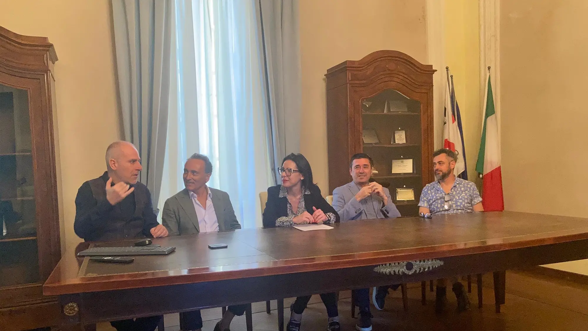 https://immagini.unionesarda.it/version/c:ZDNmOTM3ZTMtZjE0MS00:YjdjMDAwYjQtNjIyNS00/image.webp?f=16:9