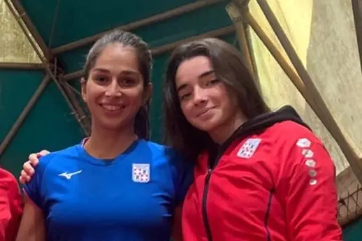 Le sorelle Barbara e Marcella Dessolis del Tc Cagliari (foto Antonio Burruni)