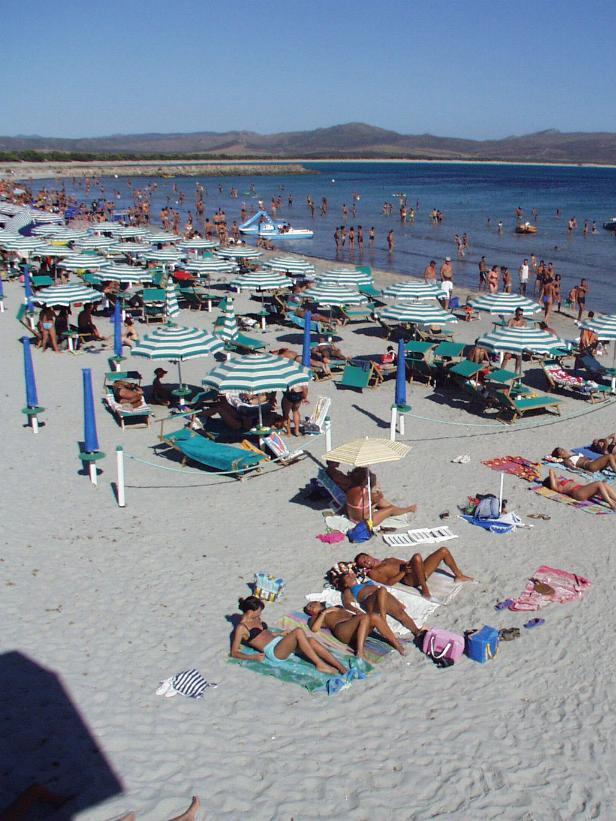 Pochi bagnini disponibili per le spiagge libere