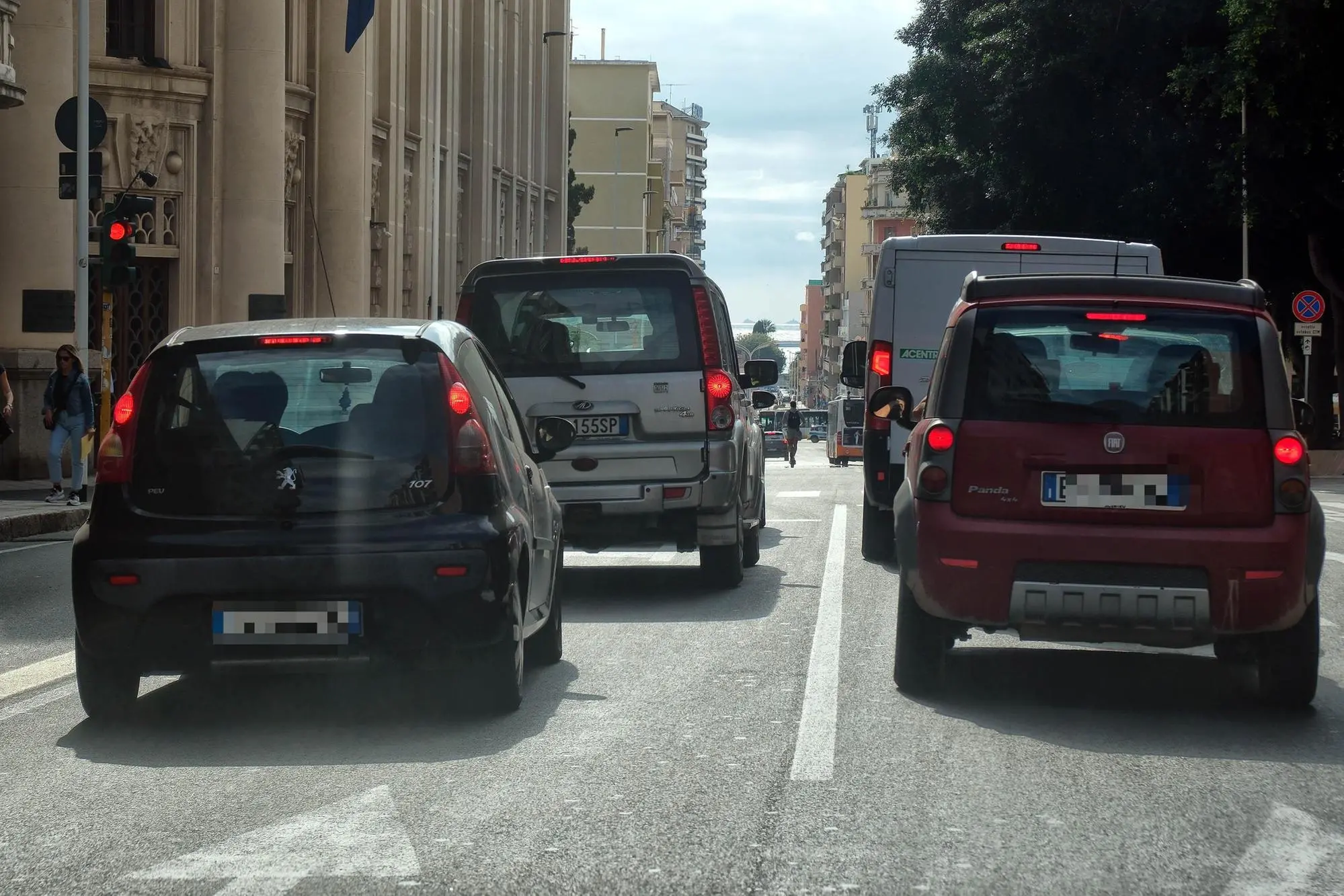 Traffico in via Sonnino a Cagliari (foto Ungari)