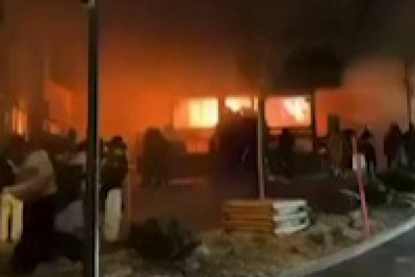 Un fermo immagine tratto dal video di un turista americano mostra l'esplosione che si è verificata nella stazione sciistica di Crans-Montana, in Svizzera (Ansa-Afp)