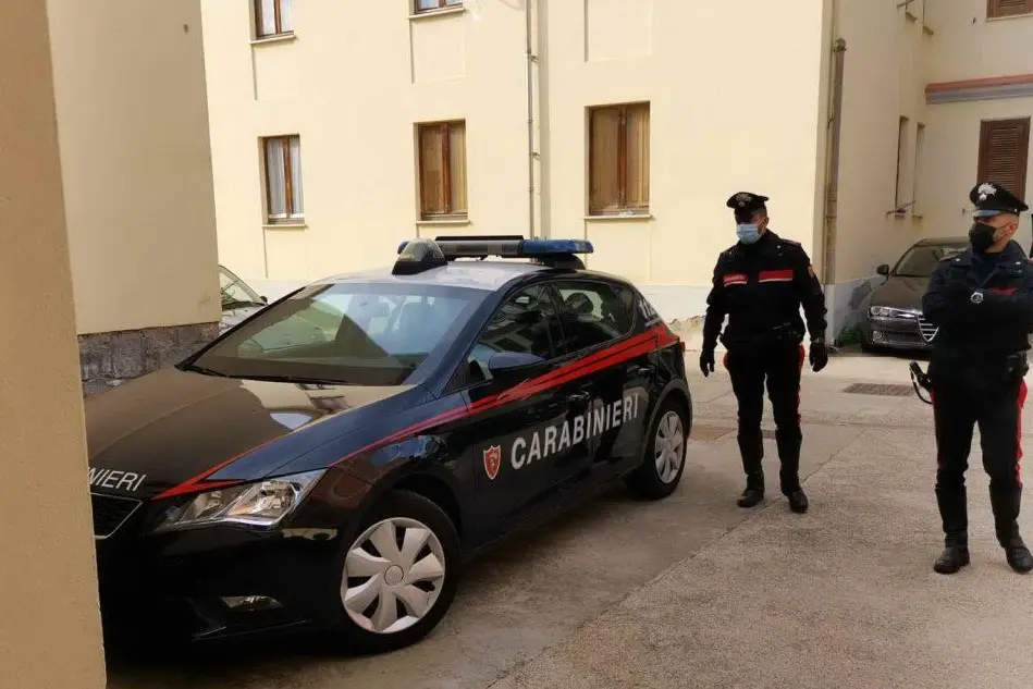(foto carabinieri)
