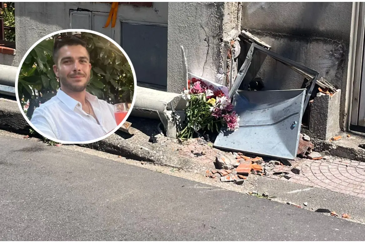 Fiori sul luogo dell'incidente (foto Pinna), nel riquadro Alessio Porcu (foto Instagram)