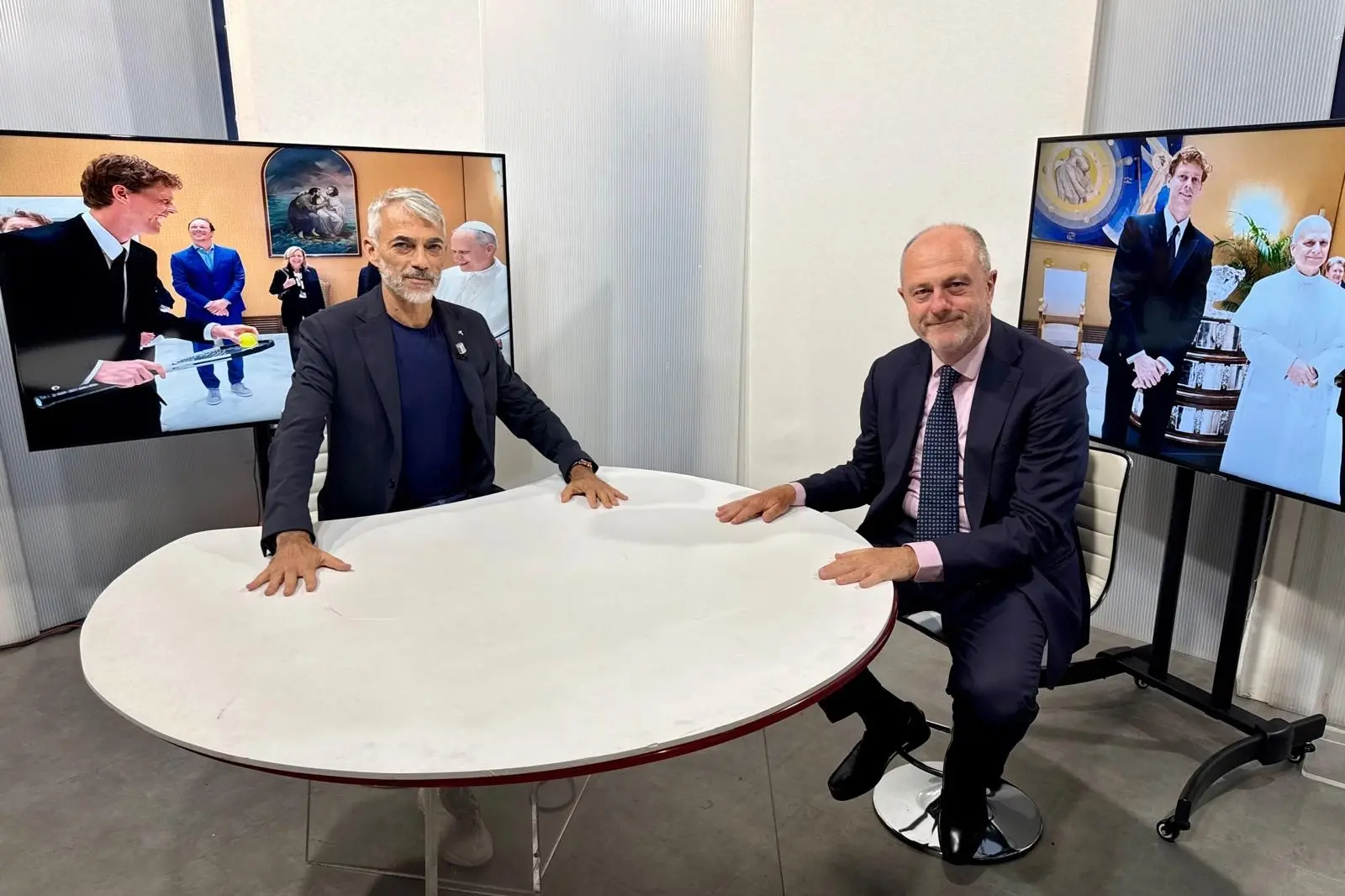 Emanuele Dessì e Angelo Binaghi negli studi di Videolina