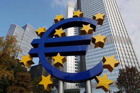 Bce: “L’inflazione calerà notevolmente già dal prossimo anno”