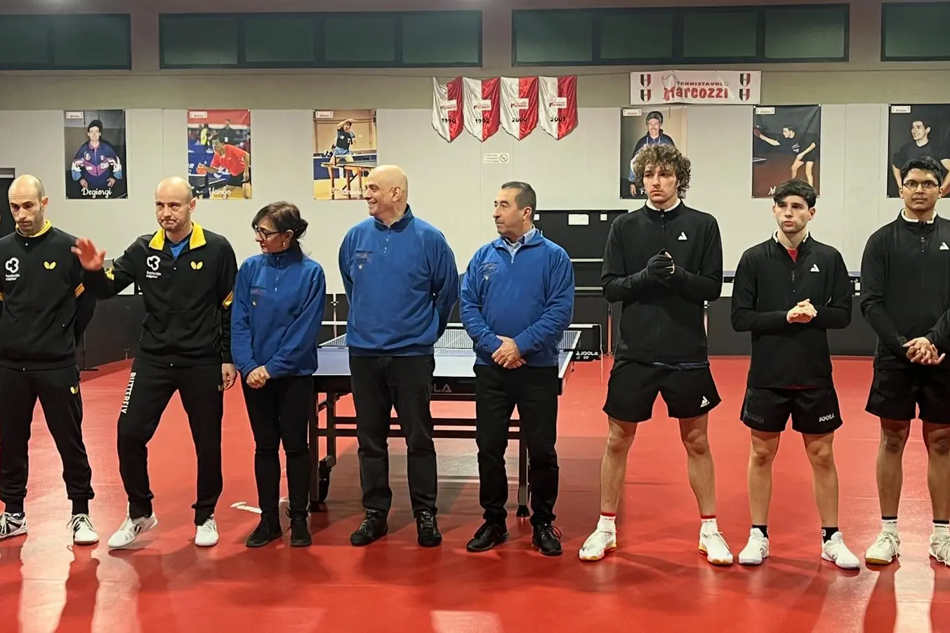 Da sin. il Real Club Cajasur e la Marcozzi nella fase preliminare del match della Europe Cup (foto M.C.)