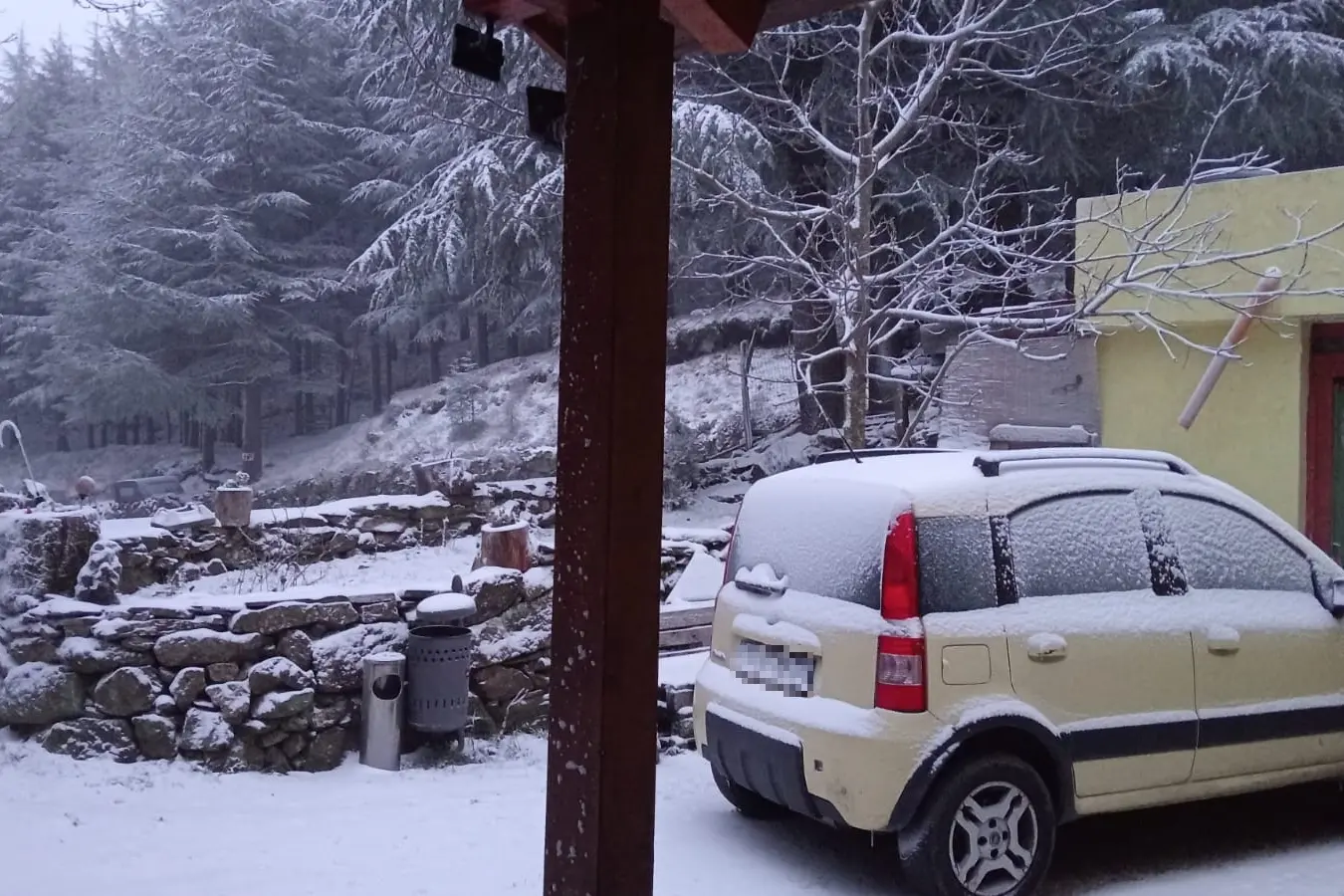 Il paesaggio imbiancato a Separadorgiu, sui monti di Fonni (Foto Tore Moro)