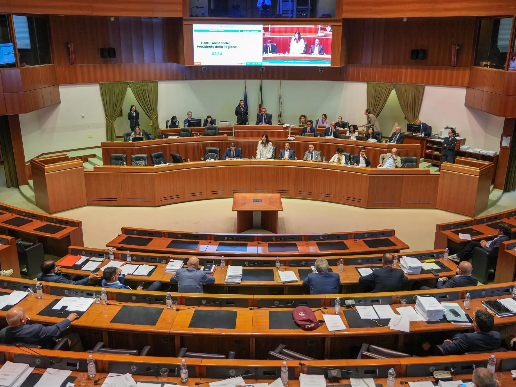 The Regional Council approves the €2.5 billion summer budget.