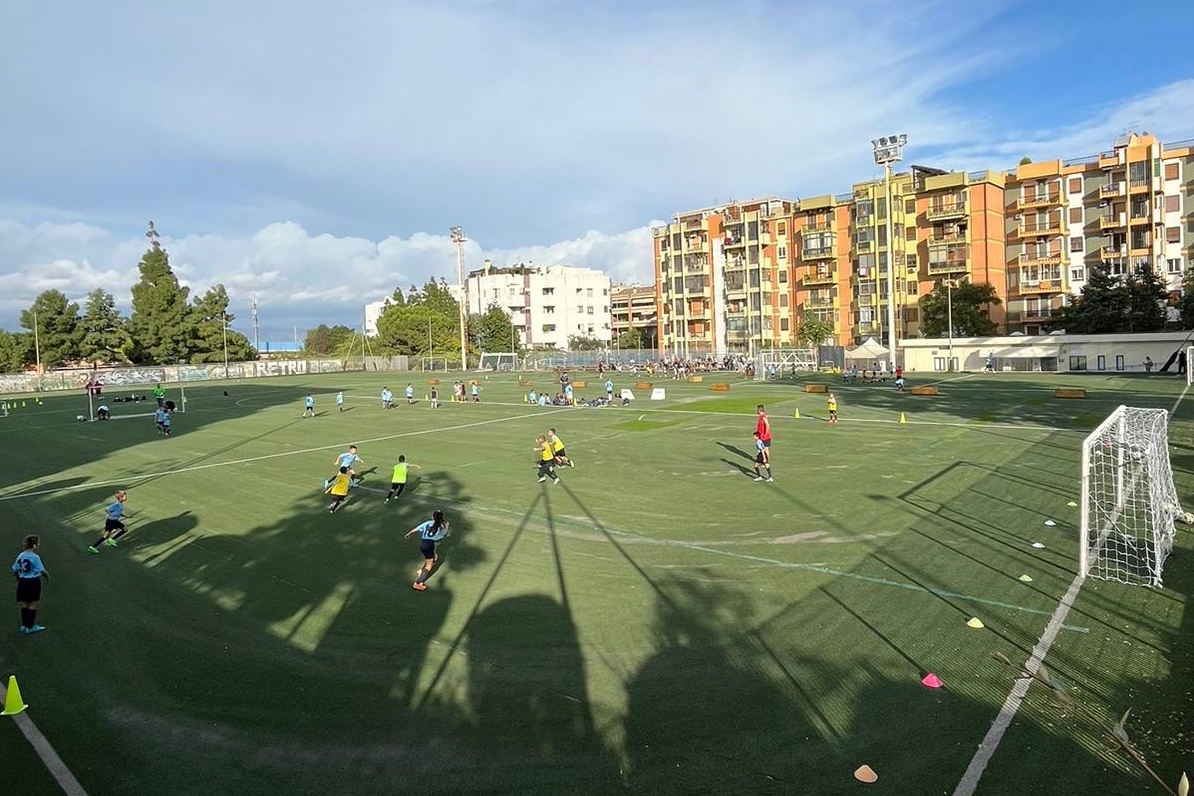 Via Castiglione: i bambini della scuola calcio tornano al campo della “Sigma”