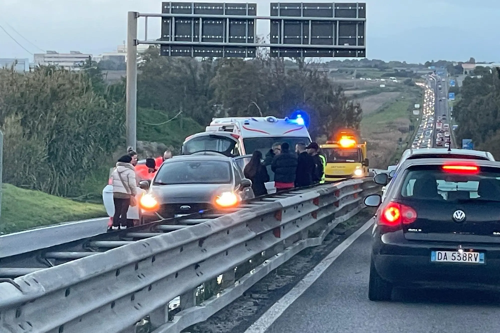 Incidente sulla 131 Dir alle porte di Cagliari (Foto: Gianluigi Deidda)