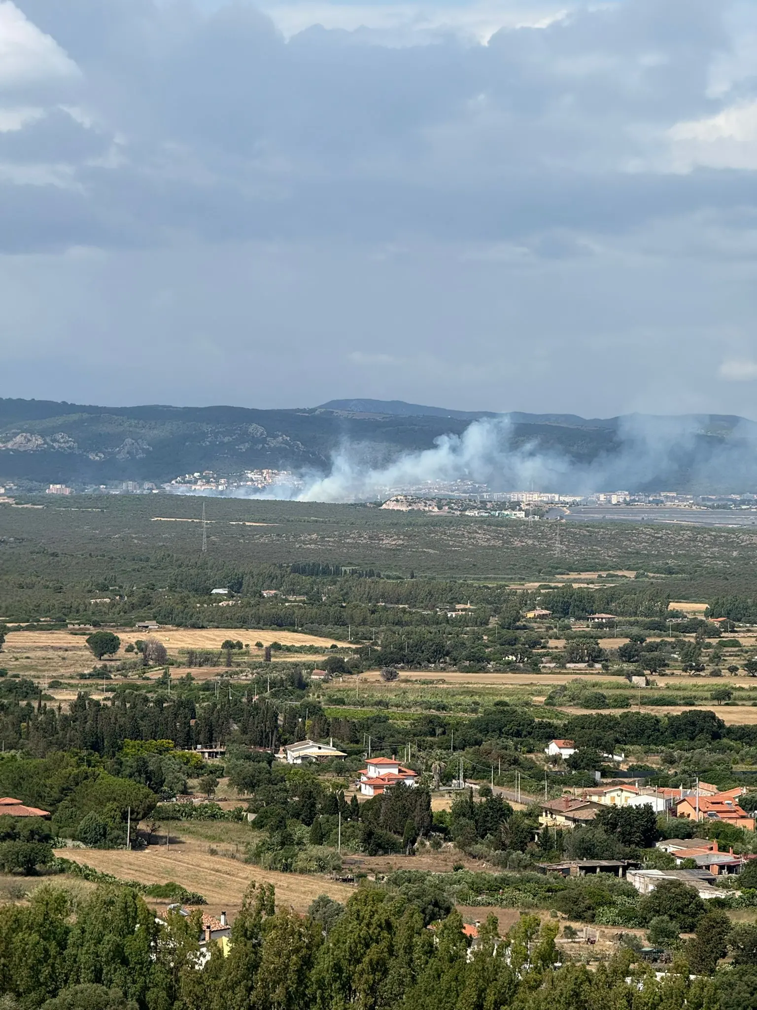Altro rogo a Carbonia (foto Culurgioni)