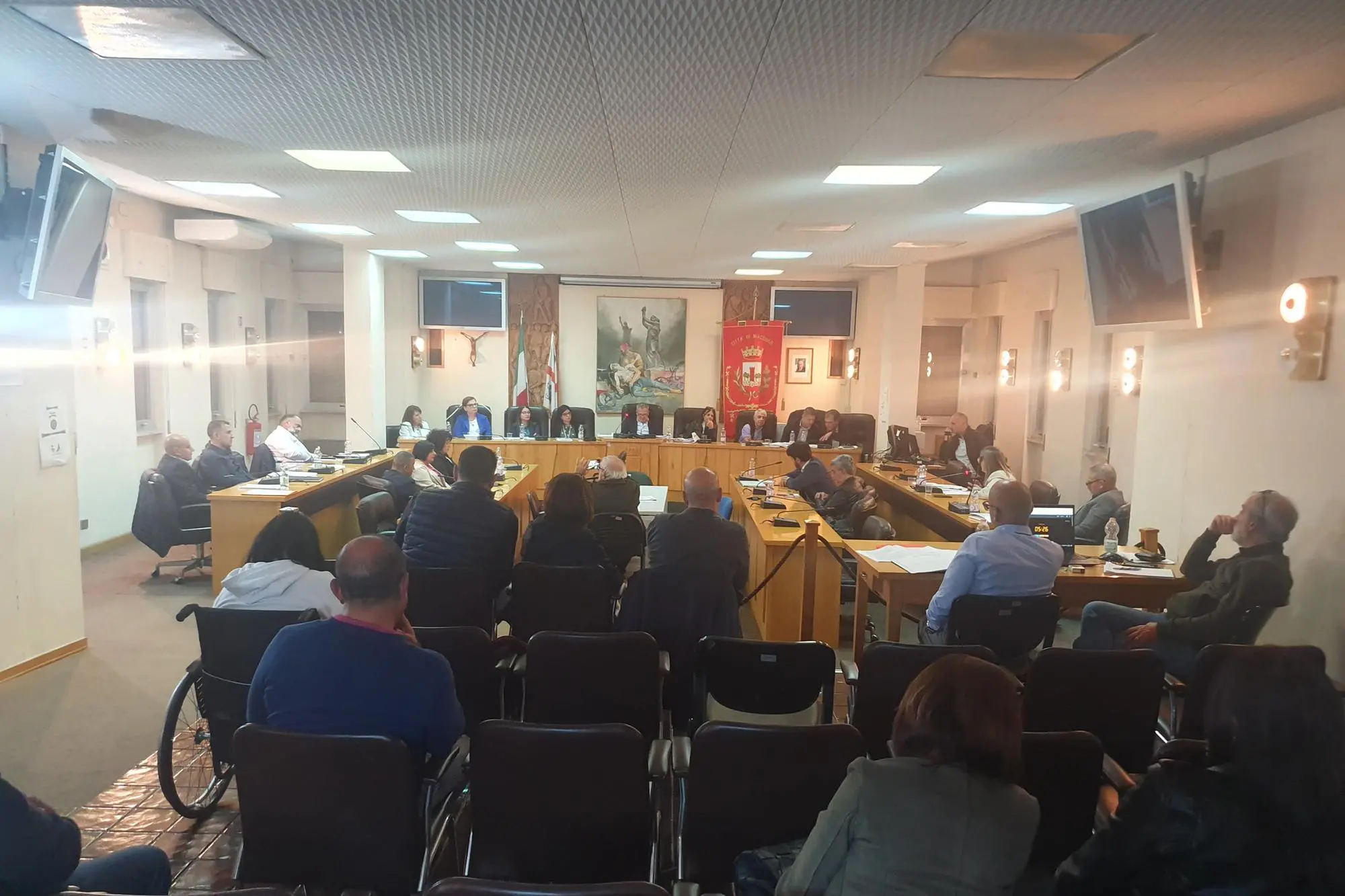 La riunione del Consiglio comunale del 30 ottobre (L'Unione Sarda)