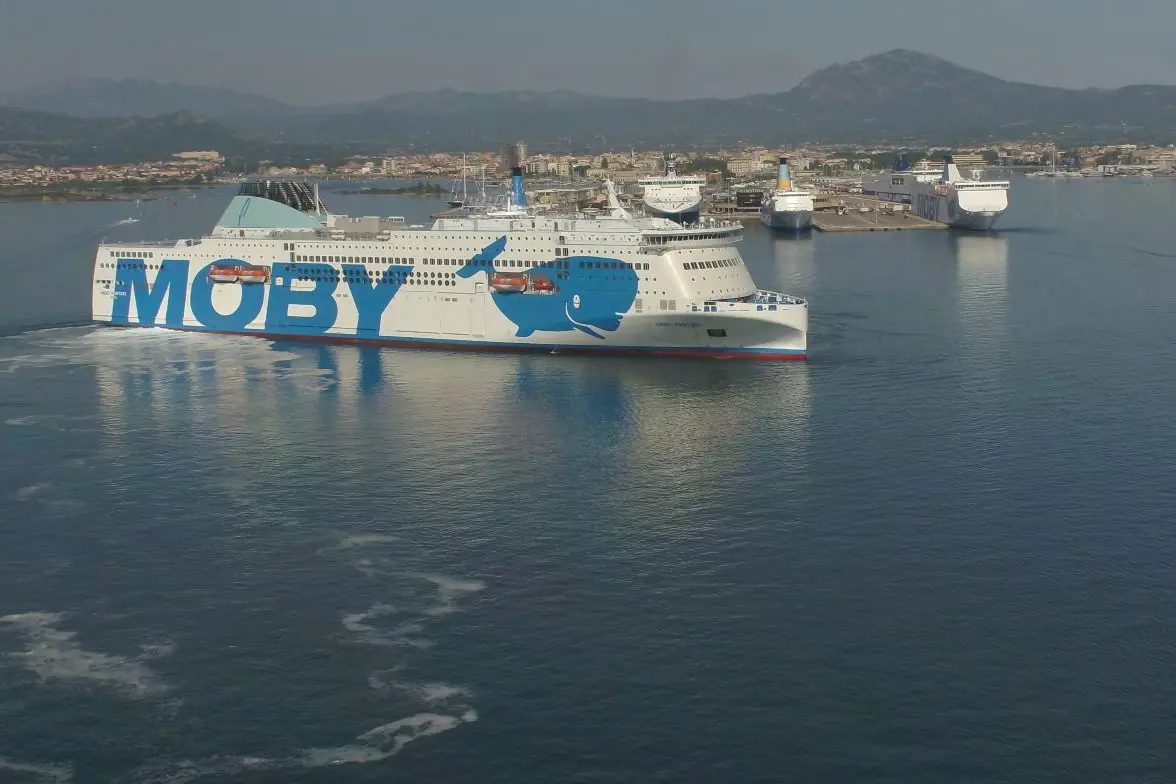 The arrival of the Moby Fantasy in Olbia (photo granted)
