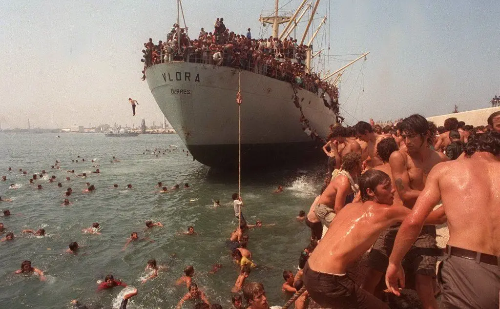 La nave era partita da Durazzo, dirottata dai migranti in fuga da un'Albania nel caos dopo la caduta del regime comunista