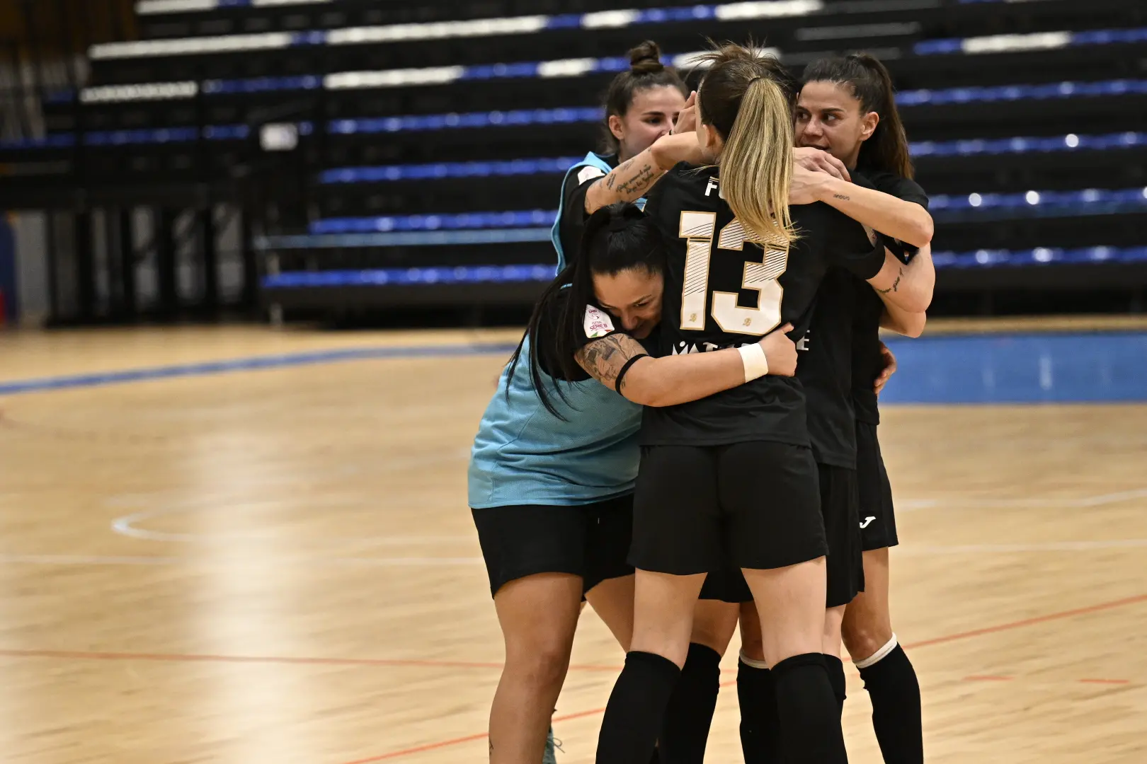 Le ragazze della Jasnagora festeggiano il passaggio in semifinale di Coppa Italia (foto Accardi)Le ragazze de