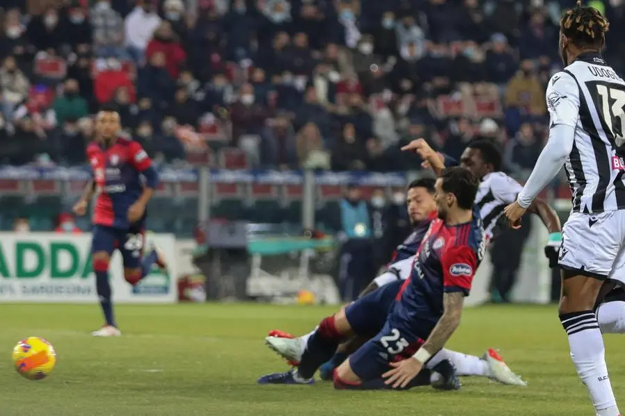 Udinese's \u6 scores the goal 0-1 during the Italian Serie A soccer match Cagliari Calcio vs Udinese Calcio at Unipol Domus stadium in Cagliari, Sardinia island, Italy,18 December 2021 ANSA/FABIO MURRU