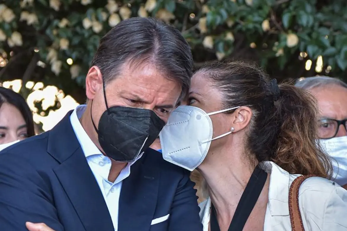 Alessandra Todde con Conte (da Facebook)