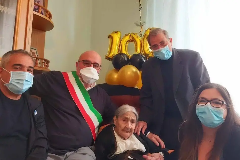 Francesca Muggianu, 100 anni (foto Secci)
