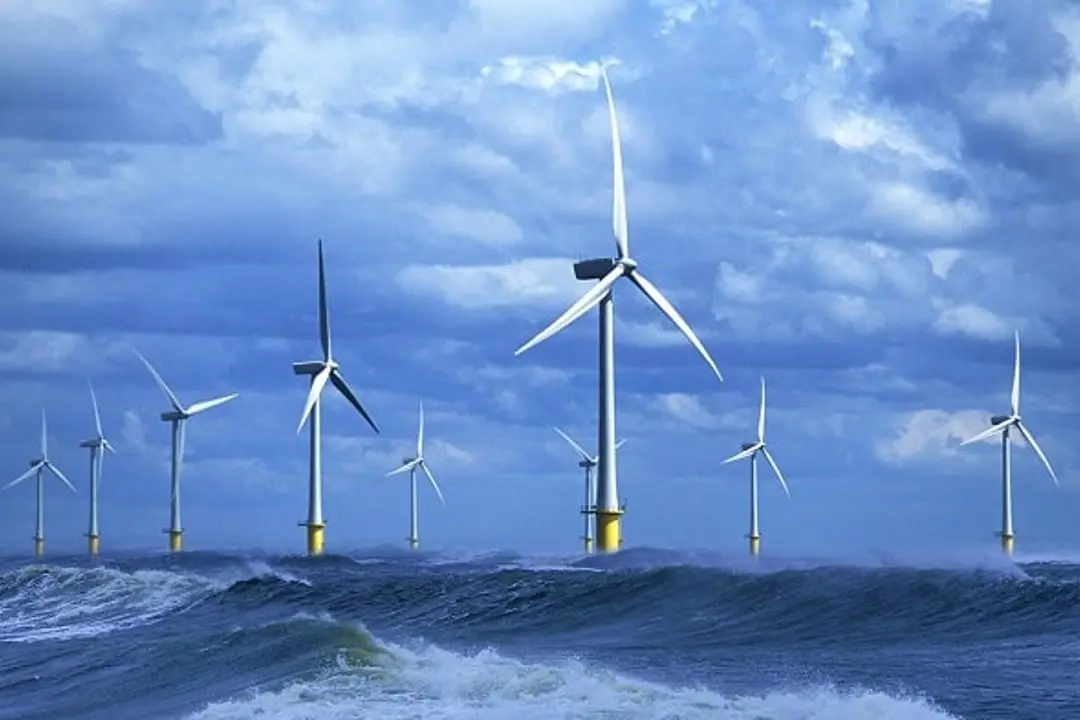 Un impianto eolico off shore (Archivio)