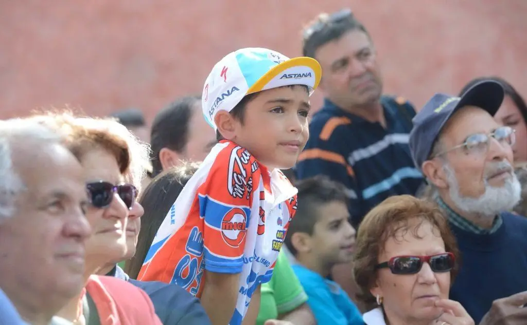 Un piccolo fan del campione di Villacidro