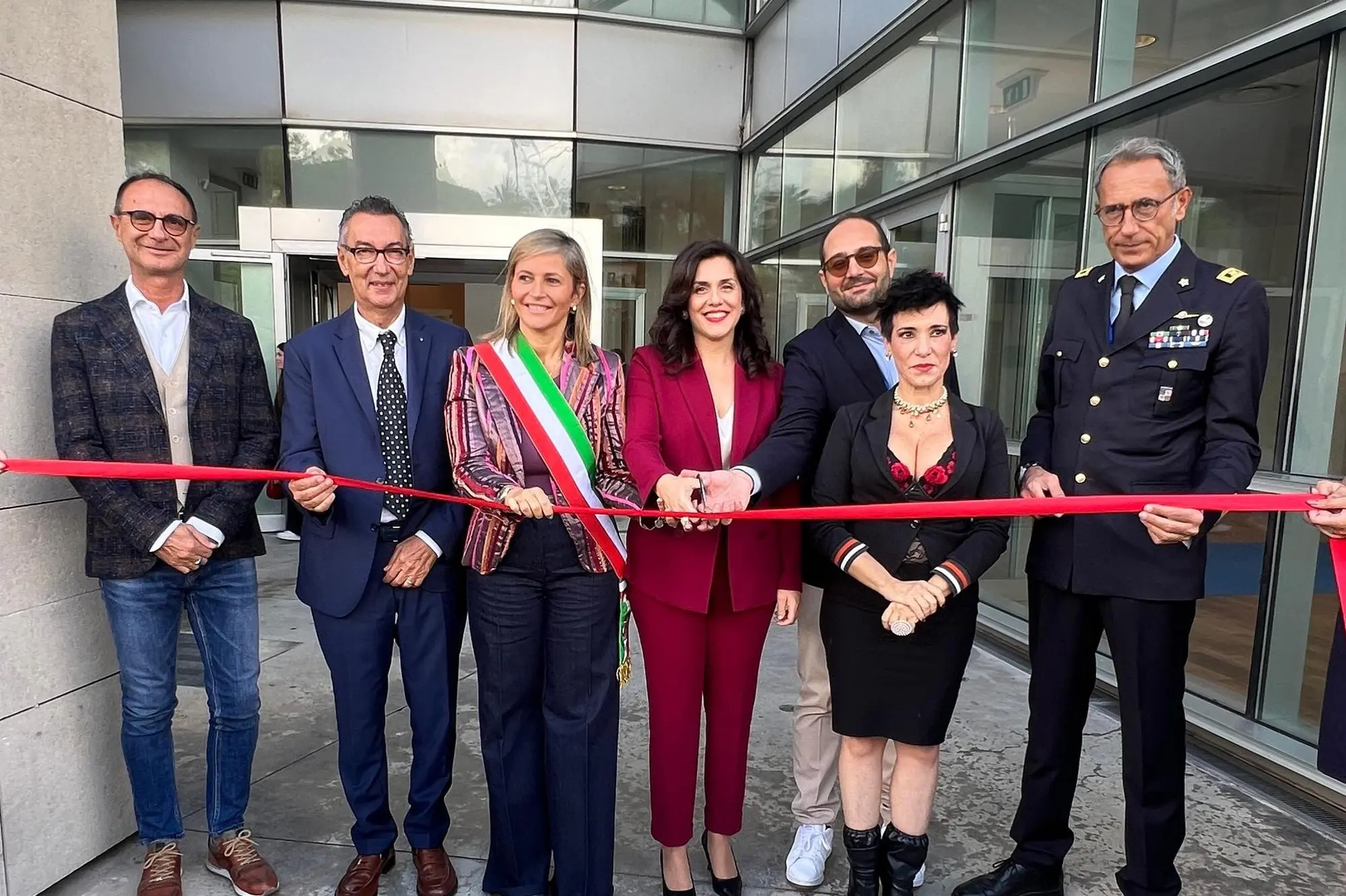 Il taglio del nastro