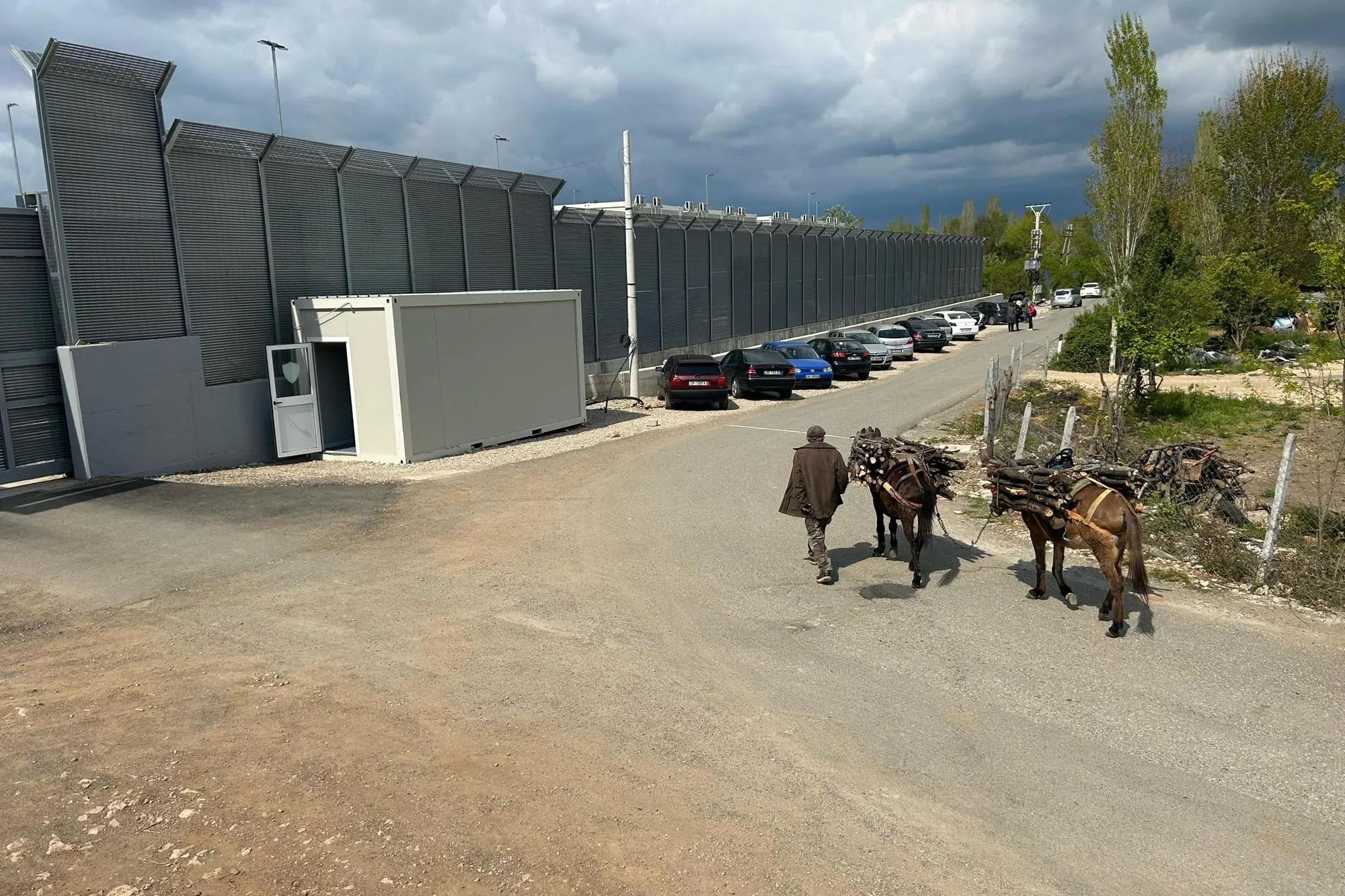 Il centro migranti di Gjader in Albania (Ansa)